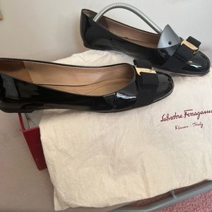 💯% AUTHENTIC Salvatore Ferragamo Varina Ballet flats